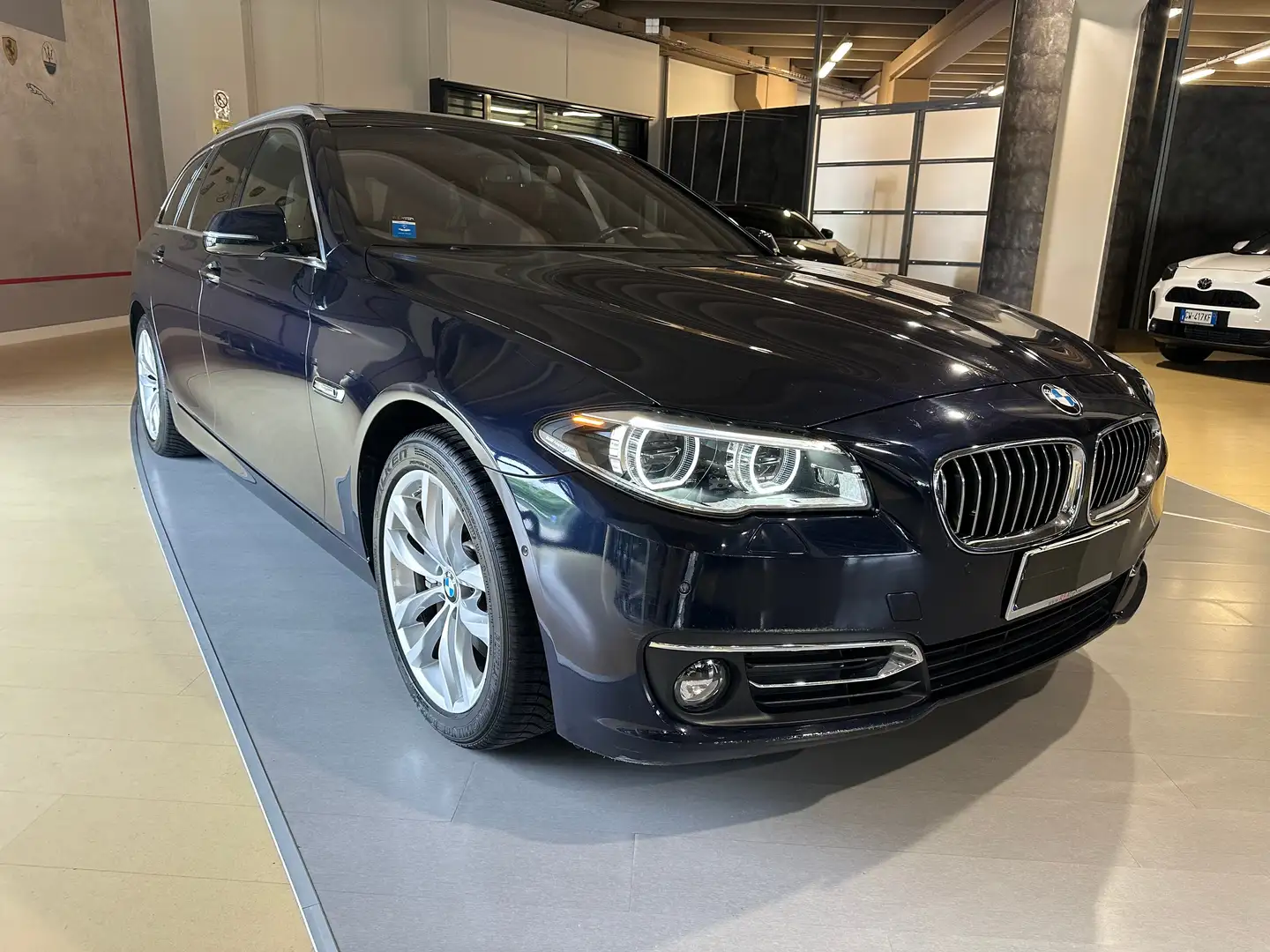 BMW 530 530d Touring xdrive Luxury 249cv auto E6 Bleu - 1