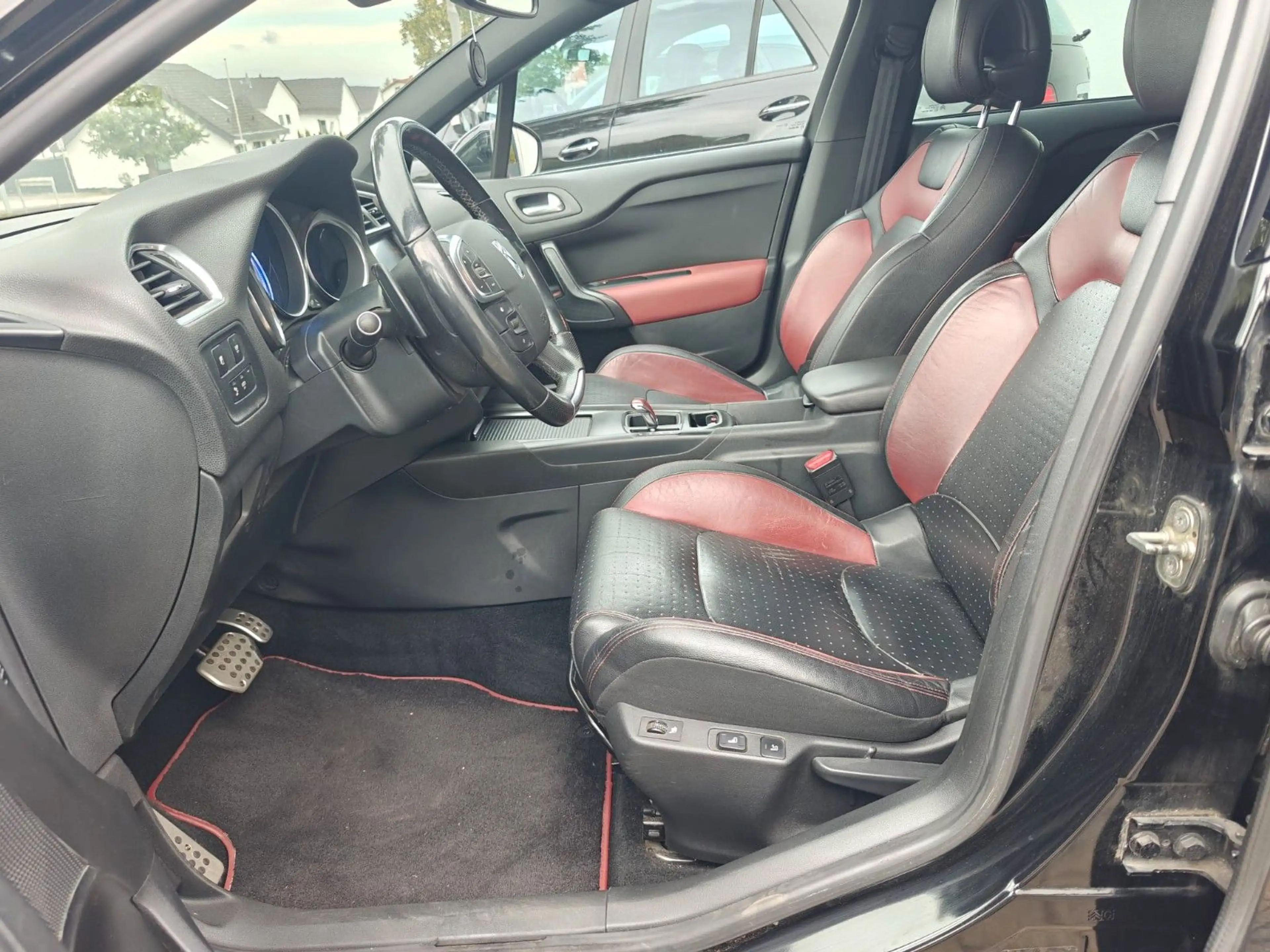 Citroen DS4 SoChic * Automatik * — photo 11