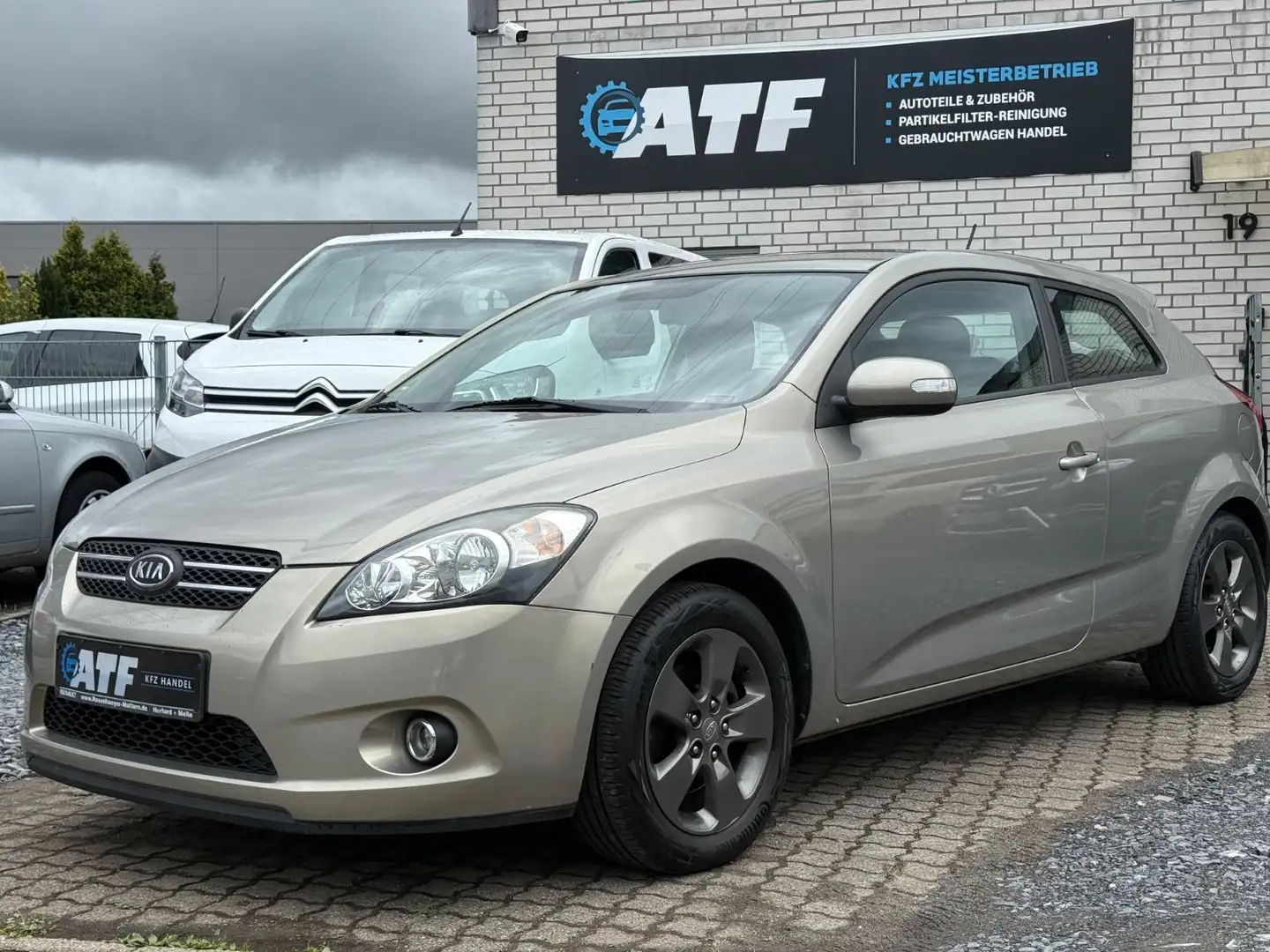Kia Ceed / cee'd Silber - 2