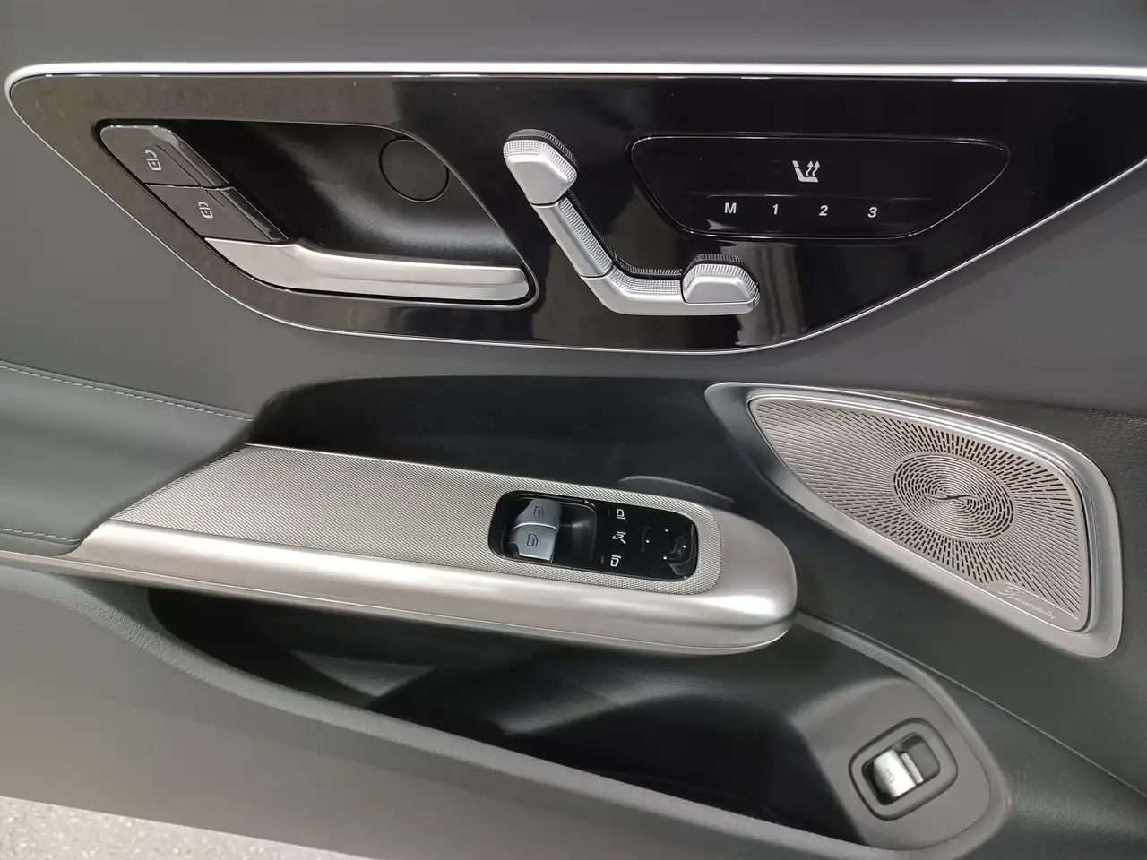 Mercedes-Benz CLE снимка Mercedes-Benz CLE