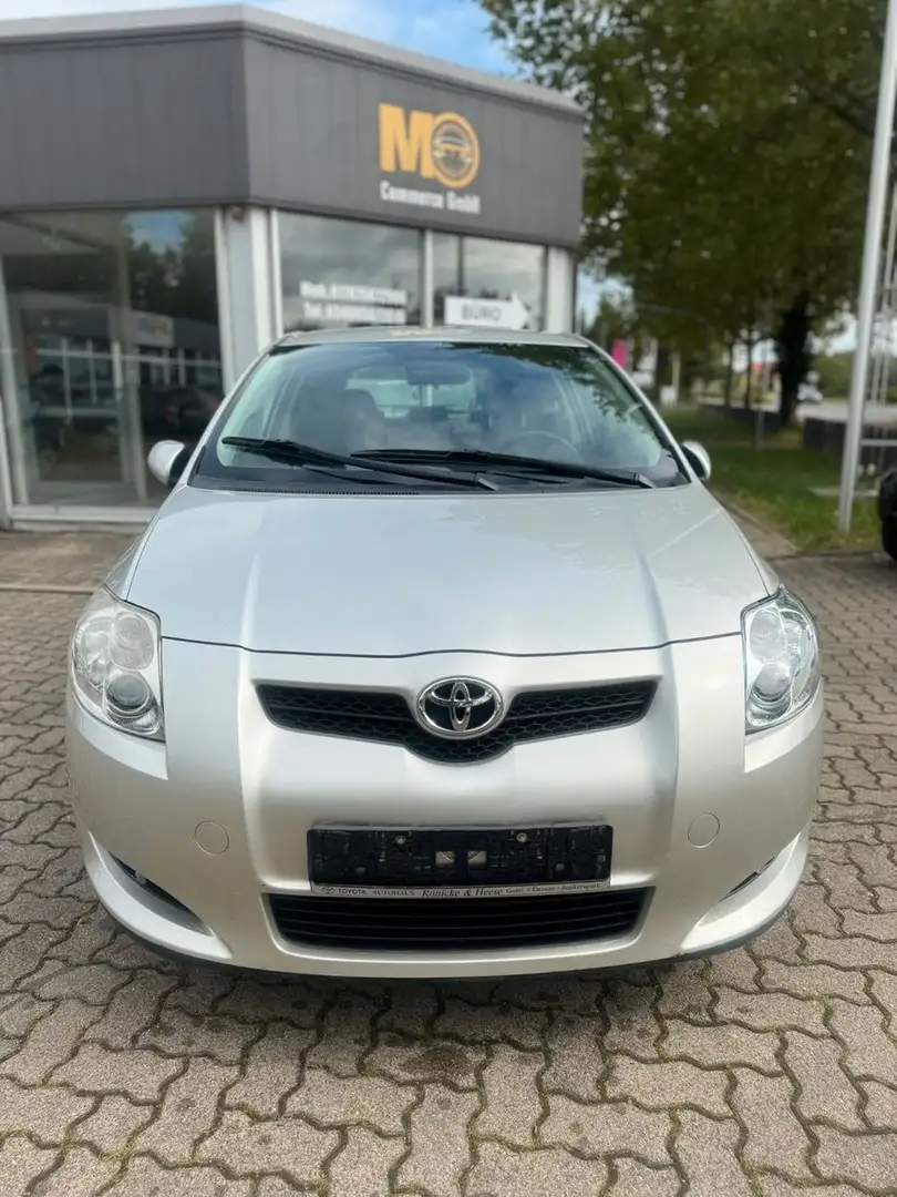 Toyota Auris Luna Silber - 1