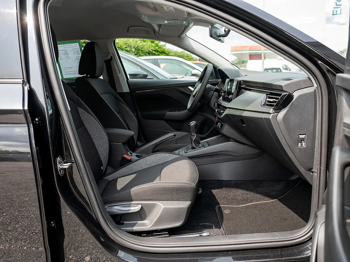 Skoda Scala 1.0 TSI Cool Plus SMARTLINK Teil-LED Negro - 2