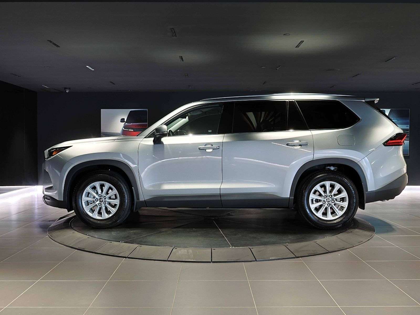 2026 Toyota Grand Highlander XLE | 3rd Row Seating | Sunroof | Bluetooth | Heat — снимка 1