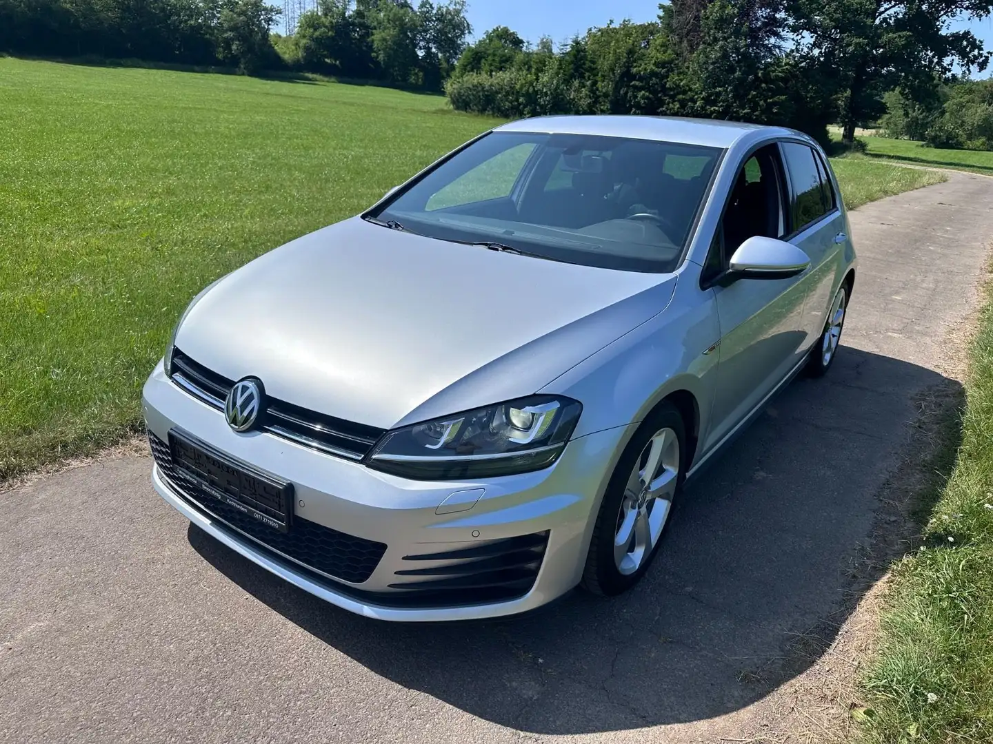 Volkswagen Golf VII Lim. GTI Automatik 2.0TSI 220ps 1.Hand Silber - 1