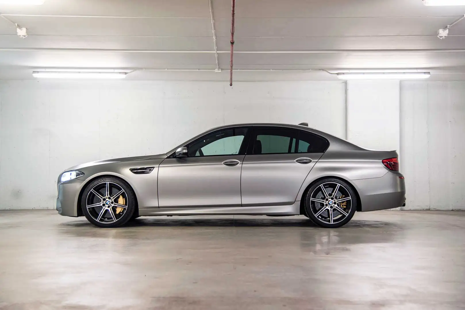 BMW M5 BMW M5 Special Edition 30Years F10 30 jahre 1/300 Gris - 2