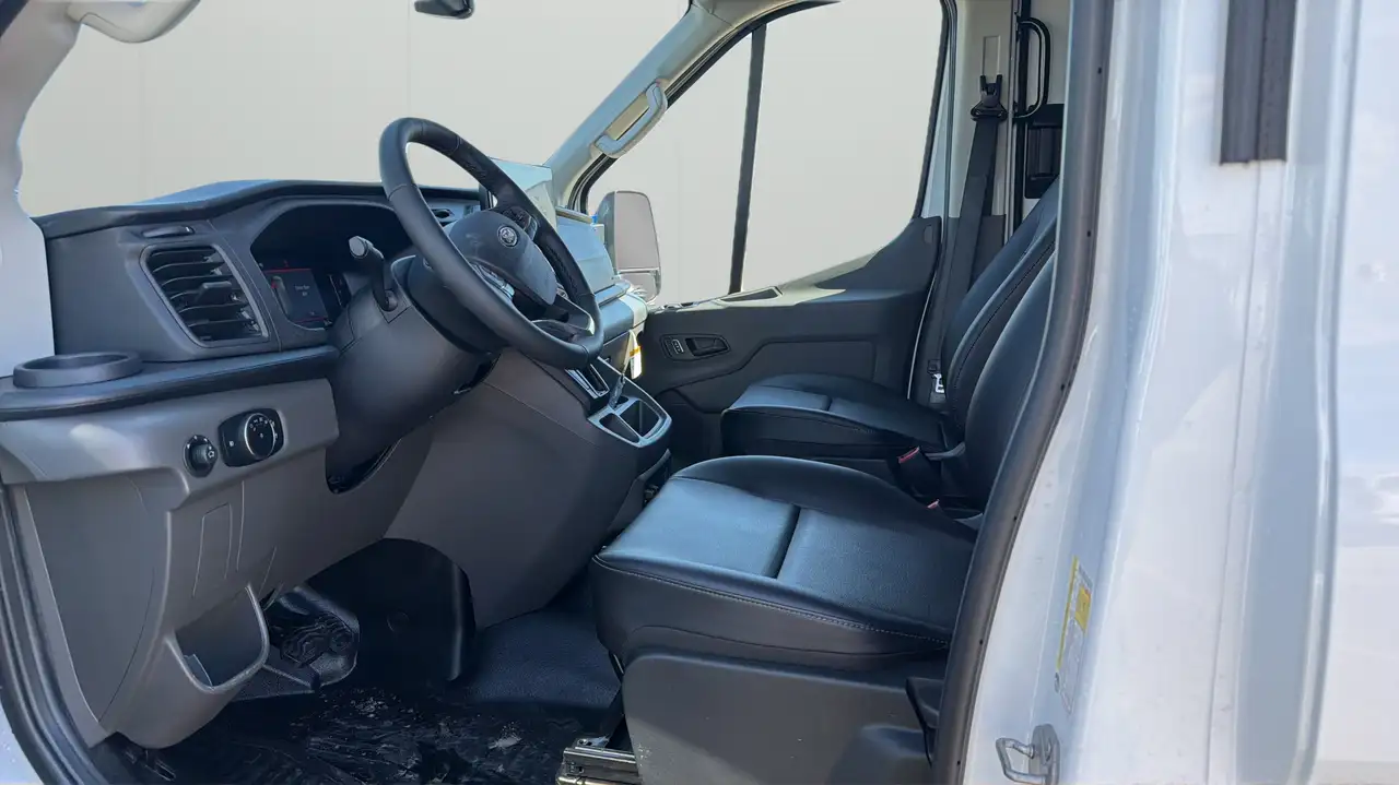 Ford Transit Cargo Van снимка Ford Transit Cargo Van