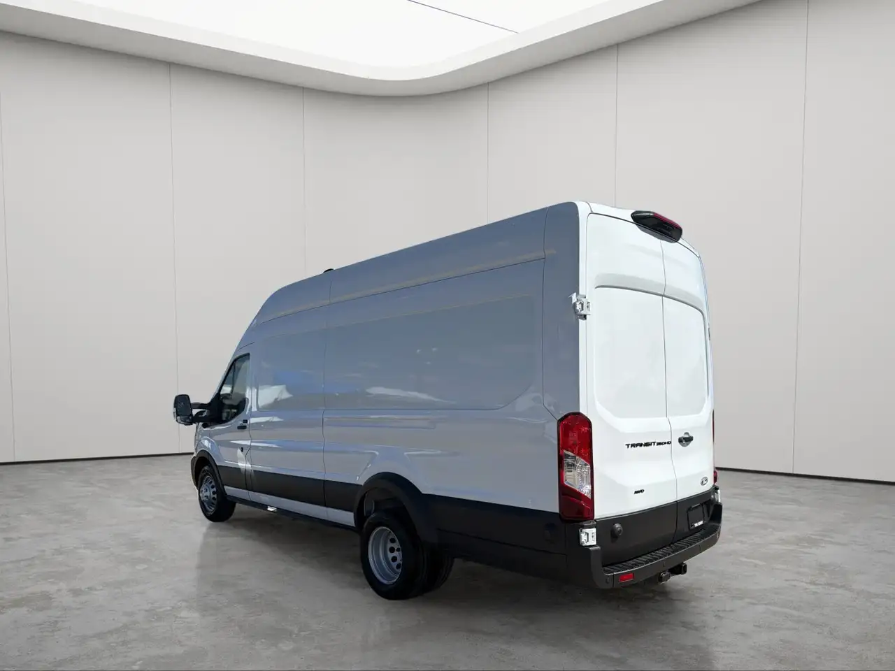 Ford Transit Cargo Van снимка Ford Transit Cargo Van