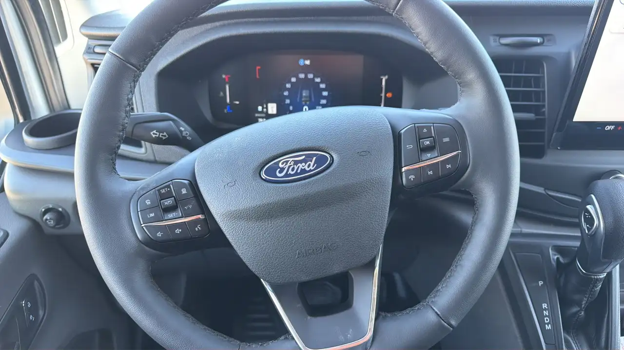 Ford Transit Cargo Van снимка Ford Transit Cargo Van