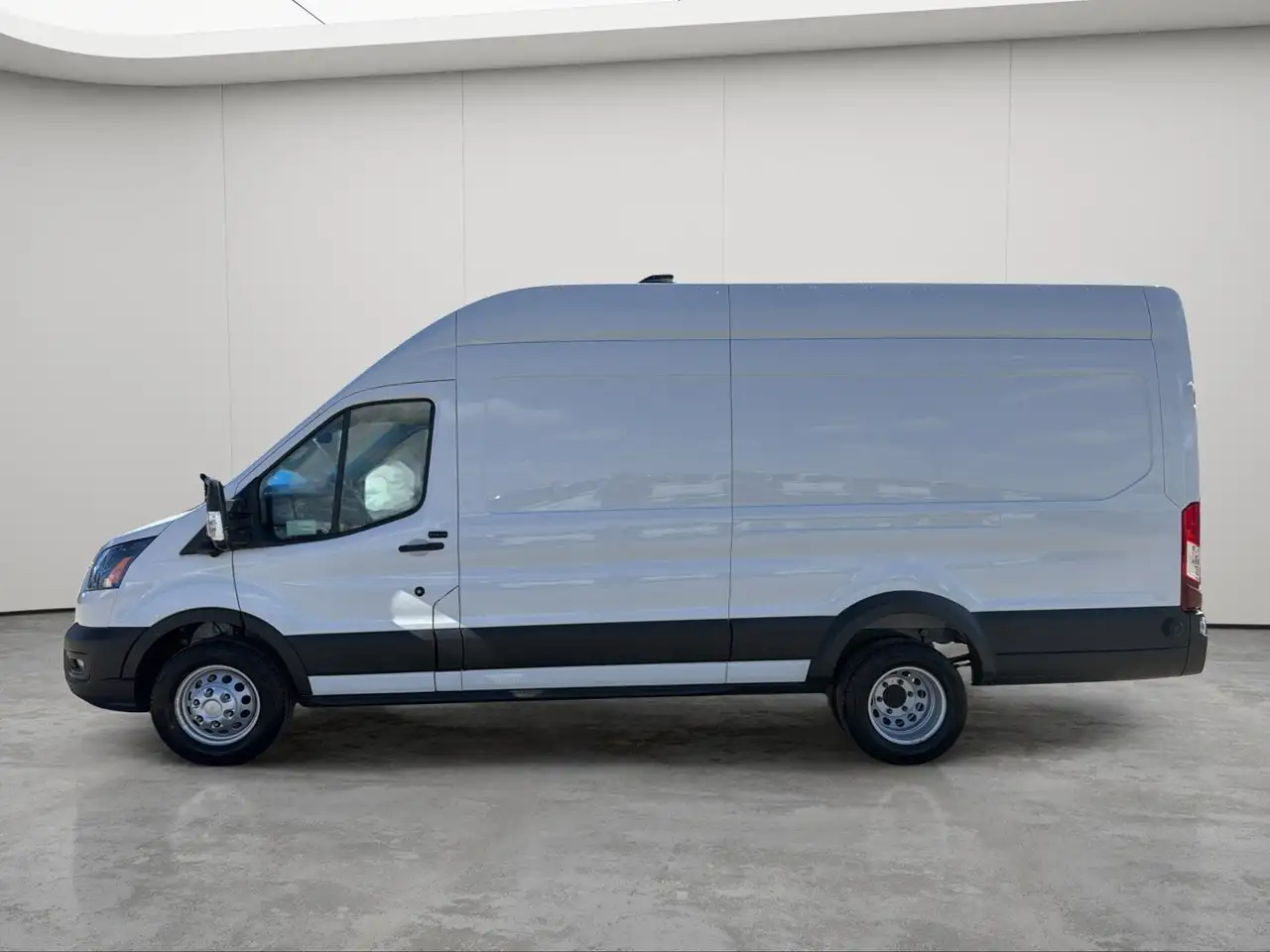 Ford Transit Cargo Van снимка Ford Transit Cargo Van