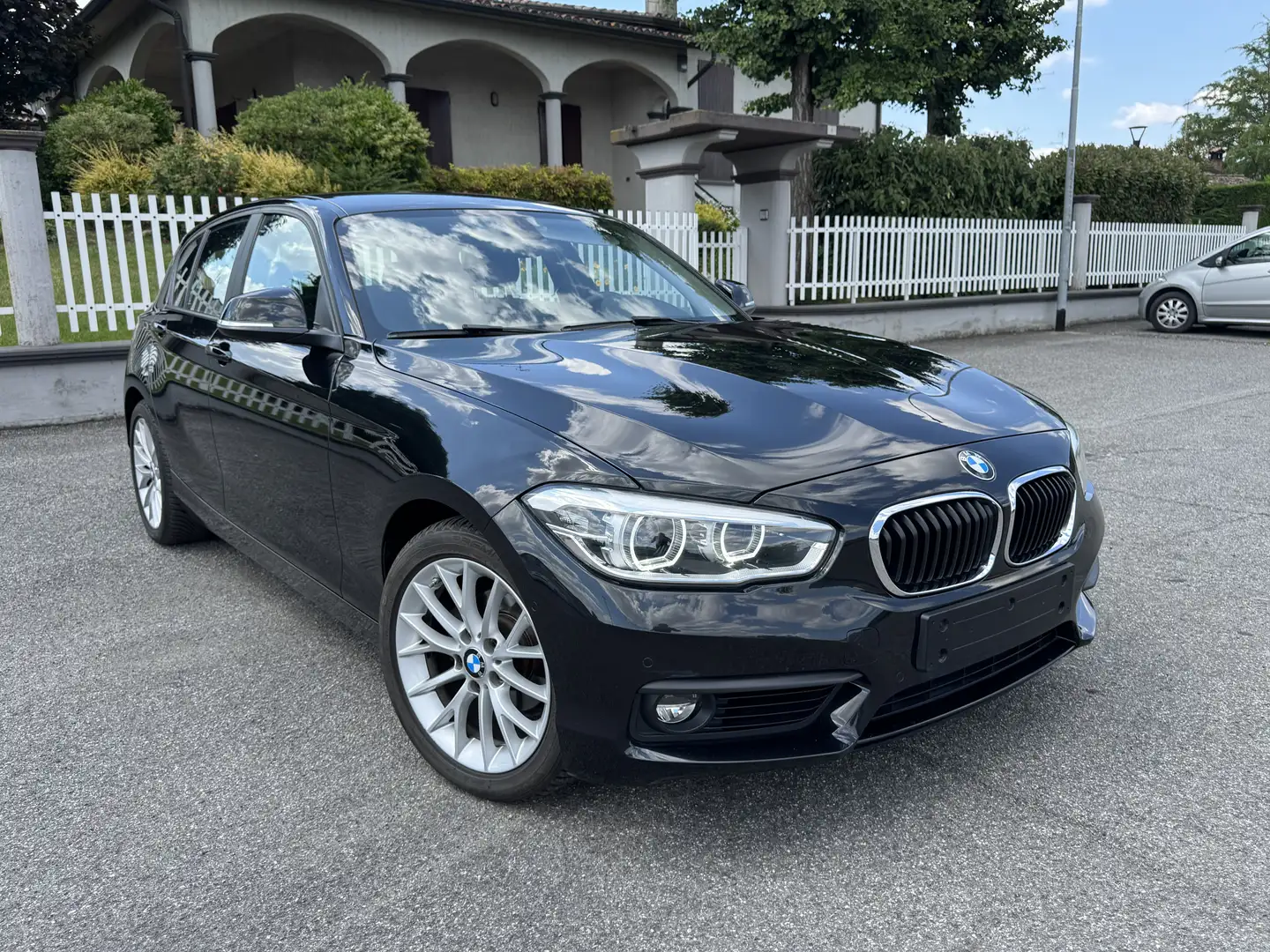 BMW 118 118i 5p auto Noir - 1
