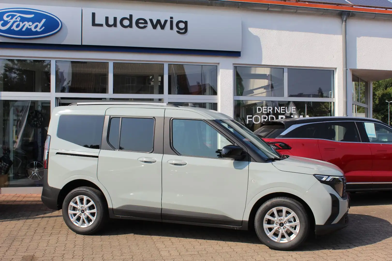 Ford Tourneo Courier Titanium Automatik Winterpaket Gris - 2