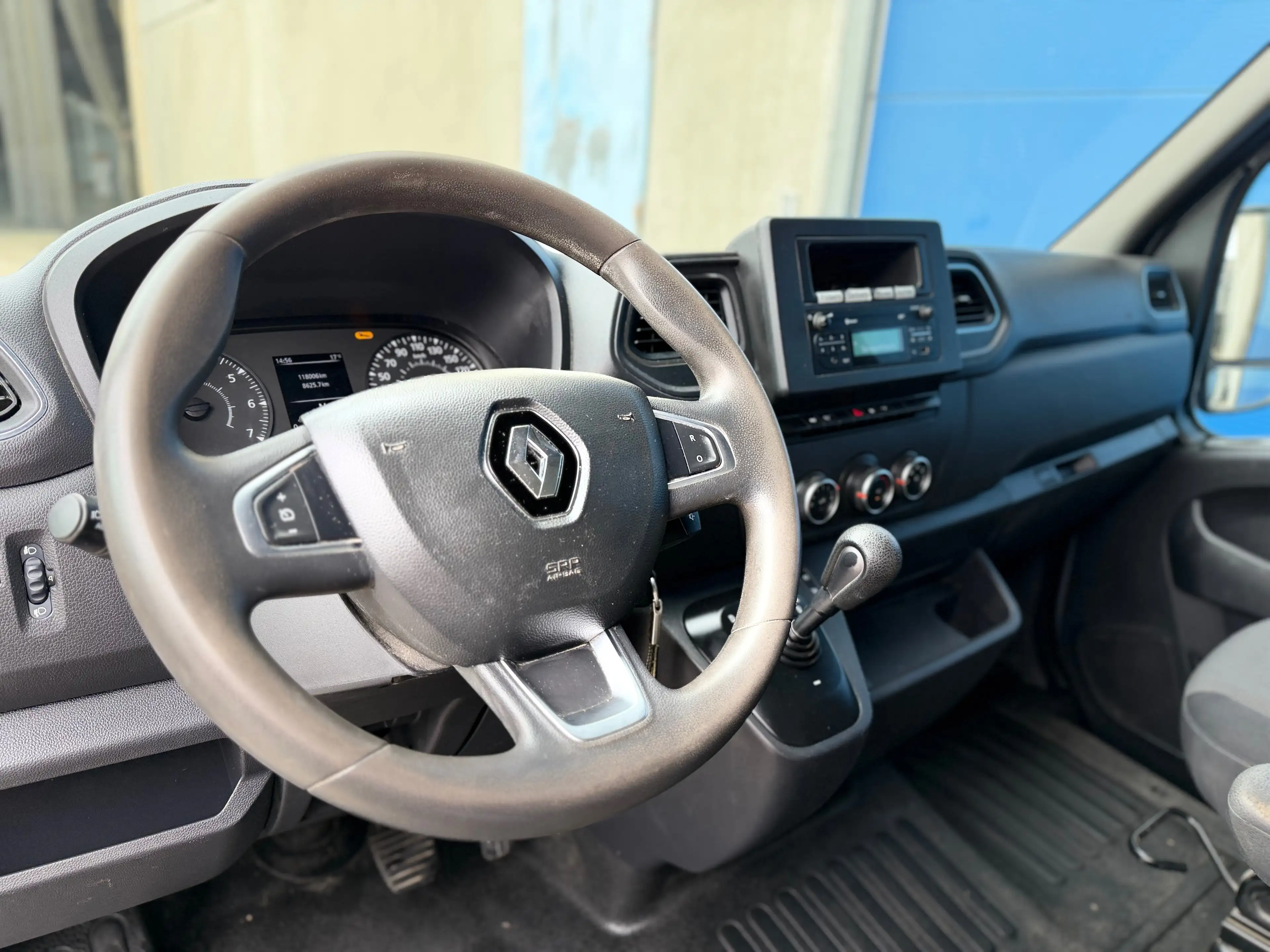 Renault Master 2.3 CDi L2H2 - 180pk - Automaat - Trekhaak (€15.579 ex btw) — photo 2