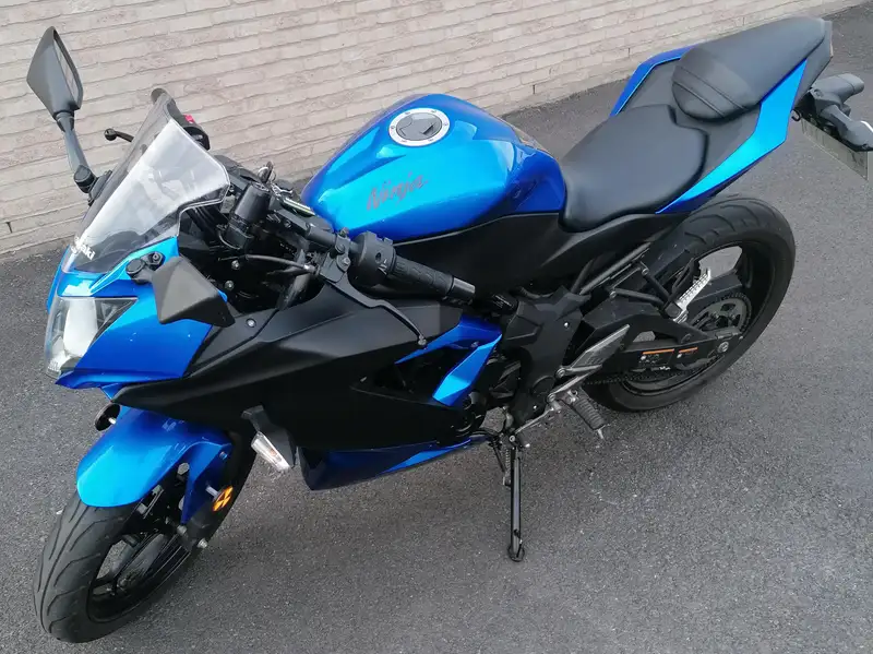 Kawasaki Ninja 125 - foto 2