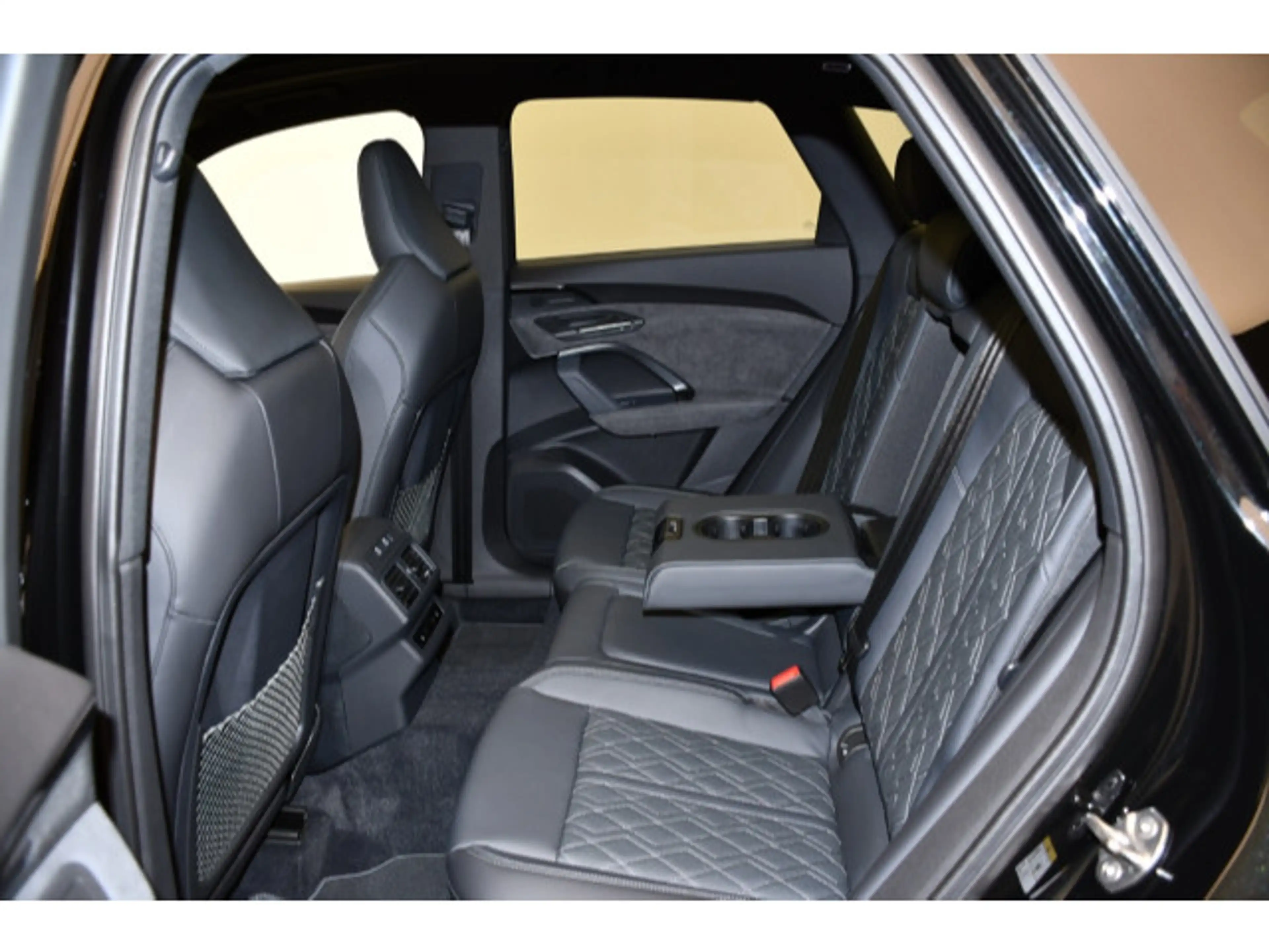 Audi SQ5 TFSI S tronic — photo 11