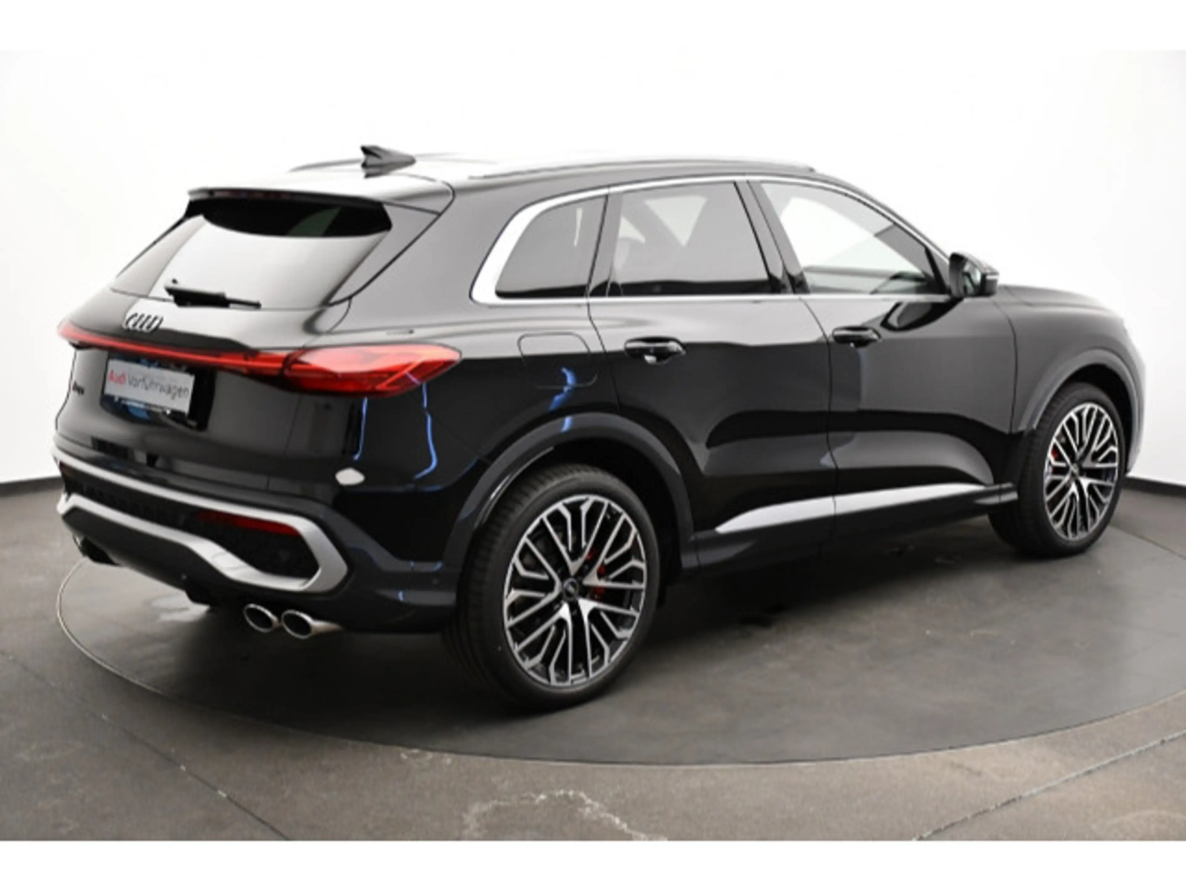 Audi SQ5 TFSI S tronic — photo 3
