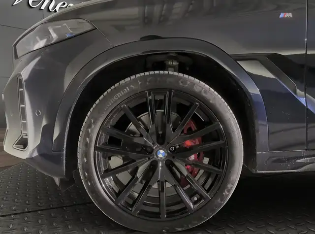 BMW X6 view 5