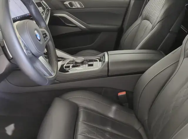 BMW X6 view 6