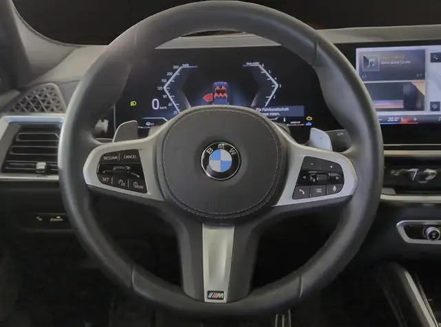 BMW X6 view 9