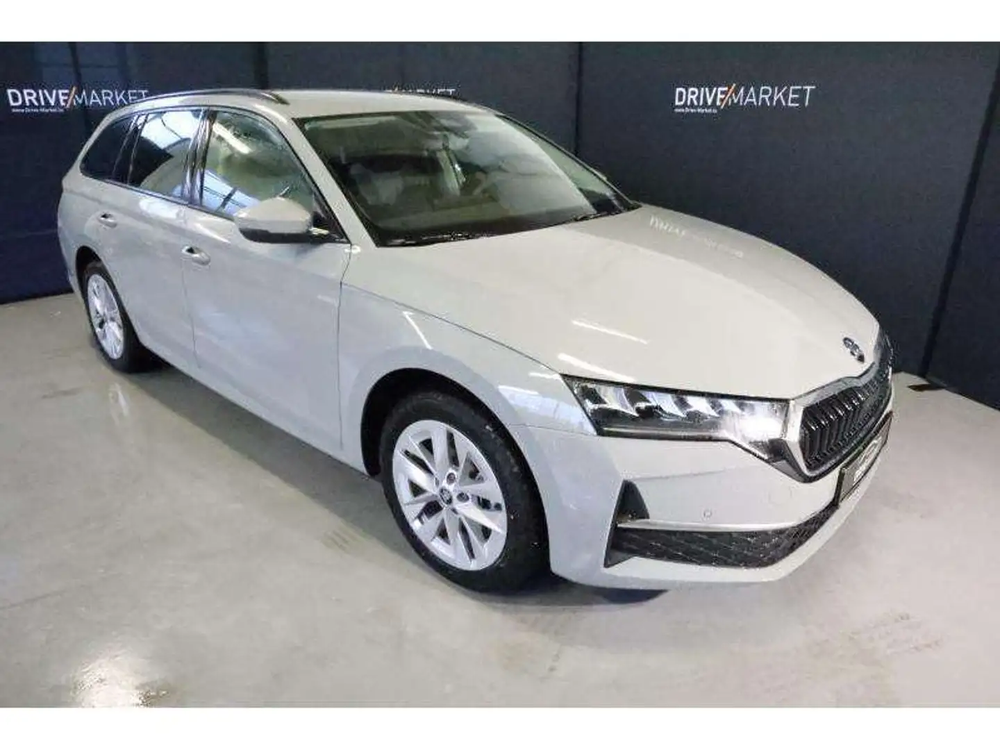 Skoda Octavia Selection Gris - 1