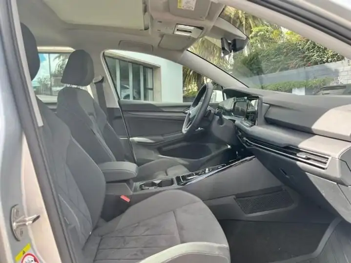 Volkswagen Golf 2025, foto 5
