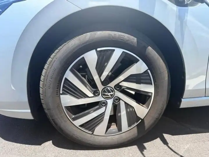 Volkswagen Golf 2025, foto 4