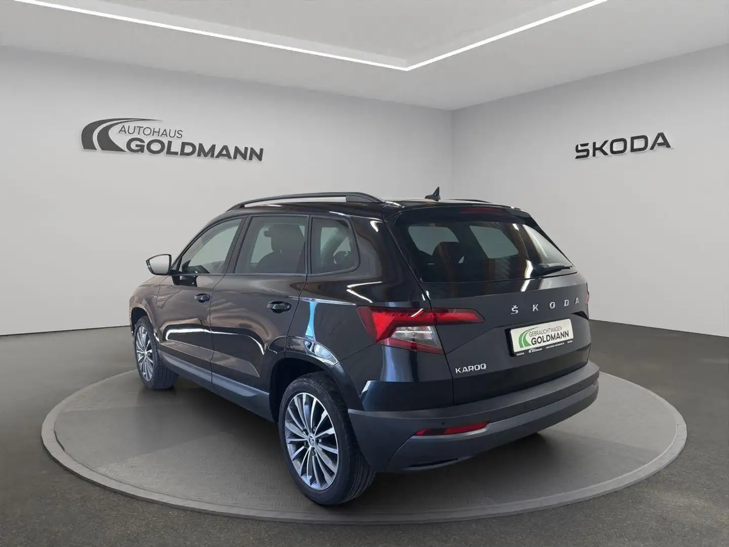 Skoda Karoq Style 1,5l TSI ACT 110kW AHK Schwarz - 2