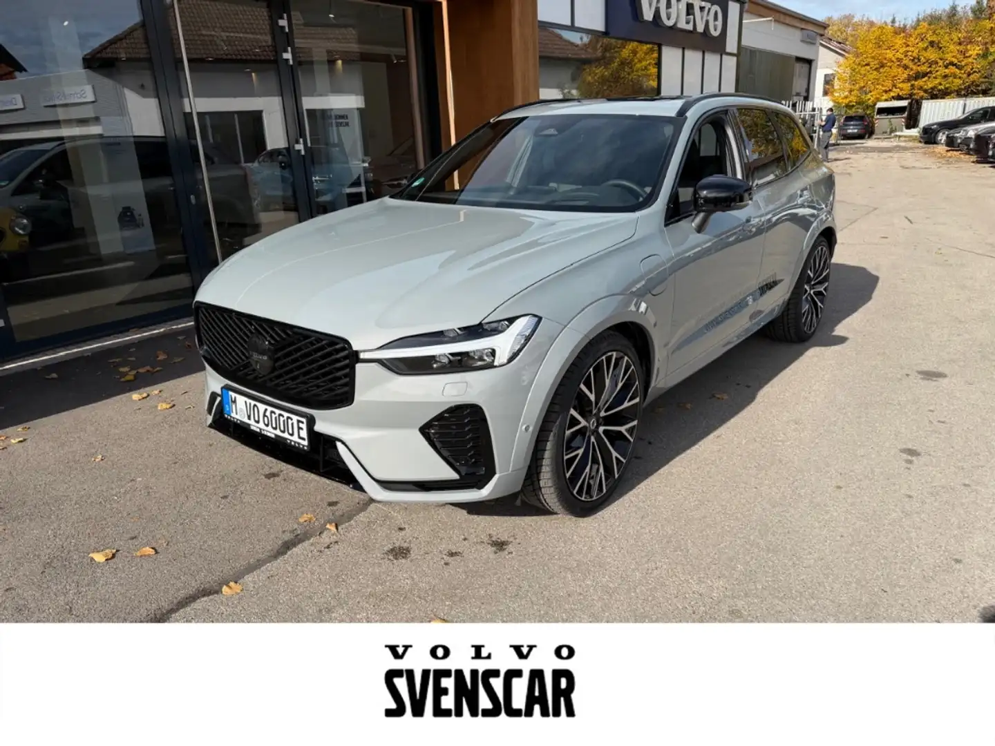 Volvo XC60 T8 AWD Ultra Black Edition HUD Luftfederung AD Sta Grau - 1