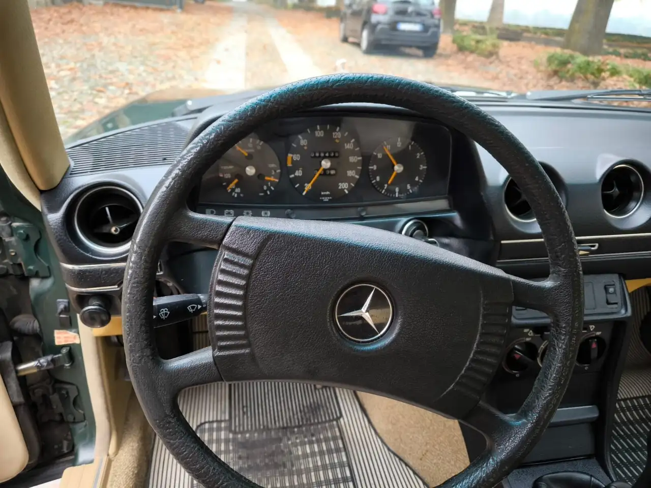 Mercedes-Benz 200 W123, foto 12