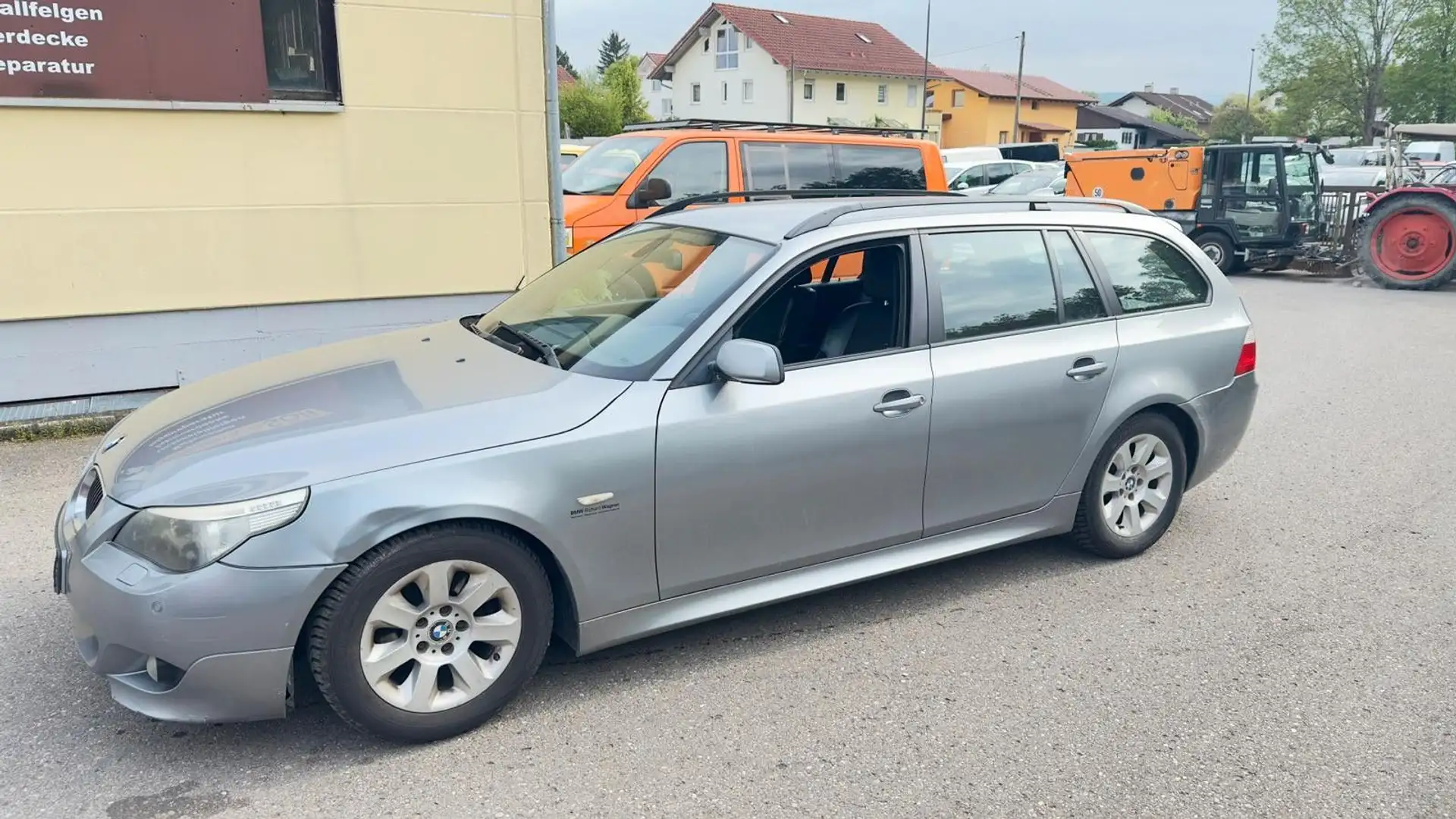BMW 523 Baureihe 5 Touring 523i M-Paket Grau - 2