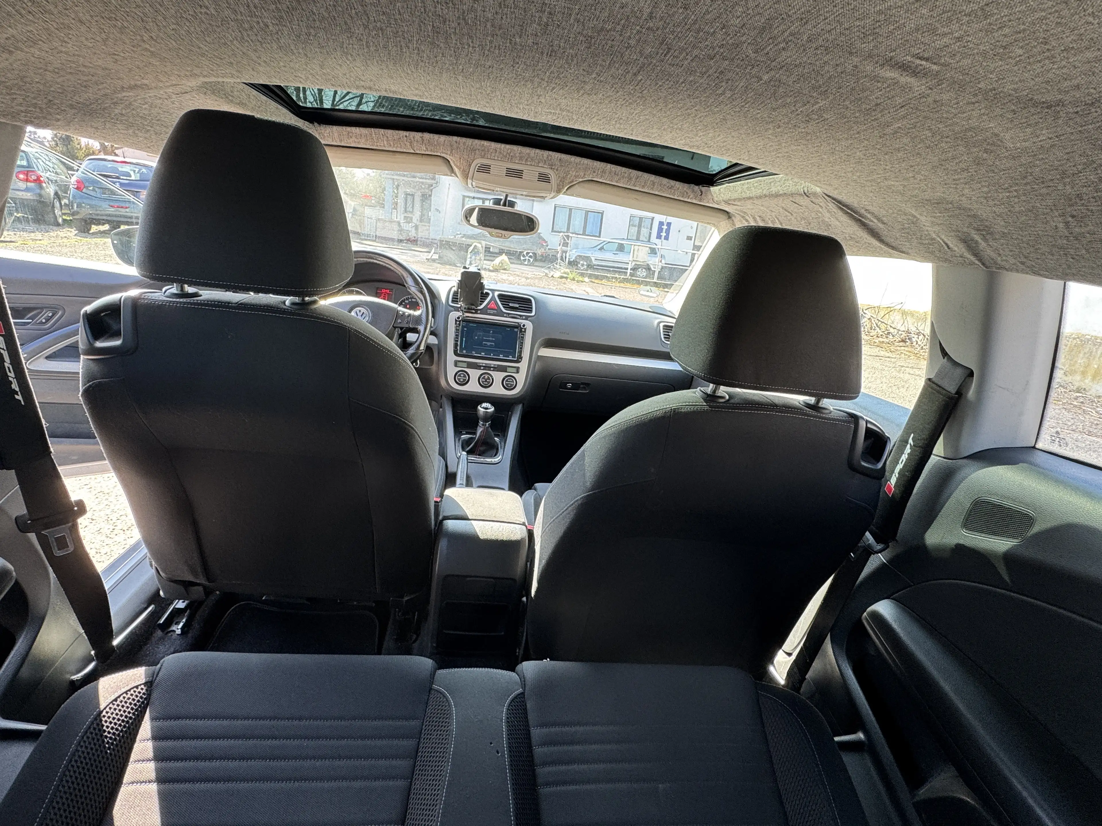 Volkswagen Scirocco 1.4 TSI 118 kW — photo 9