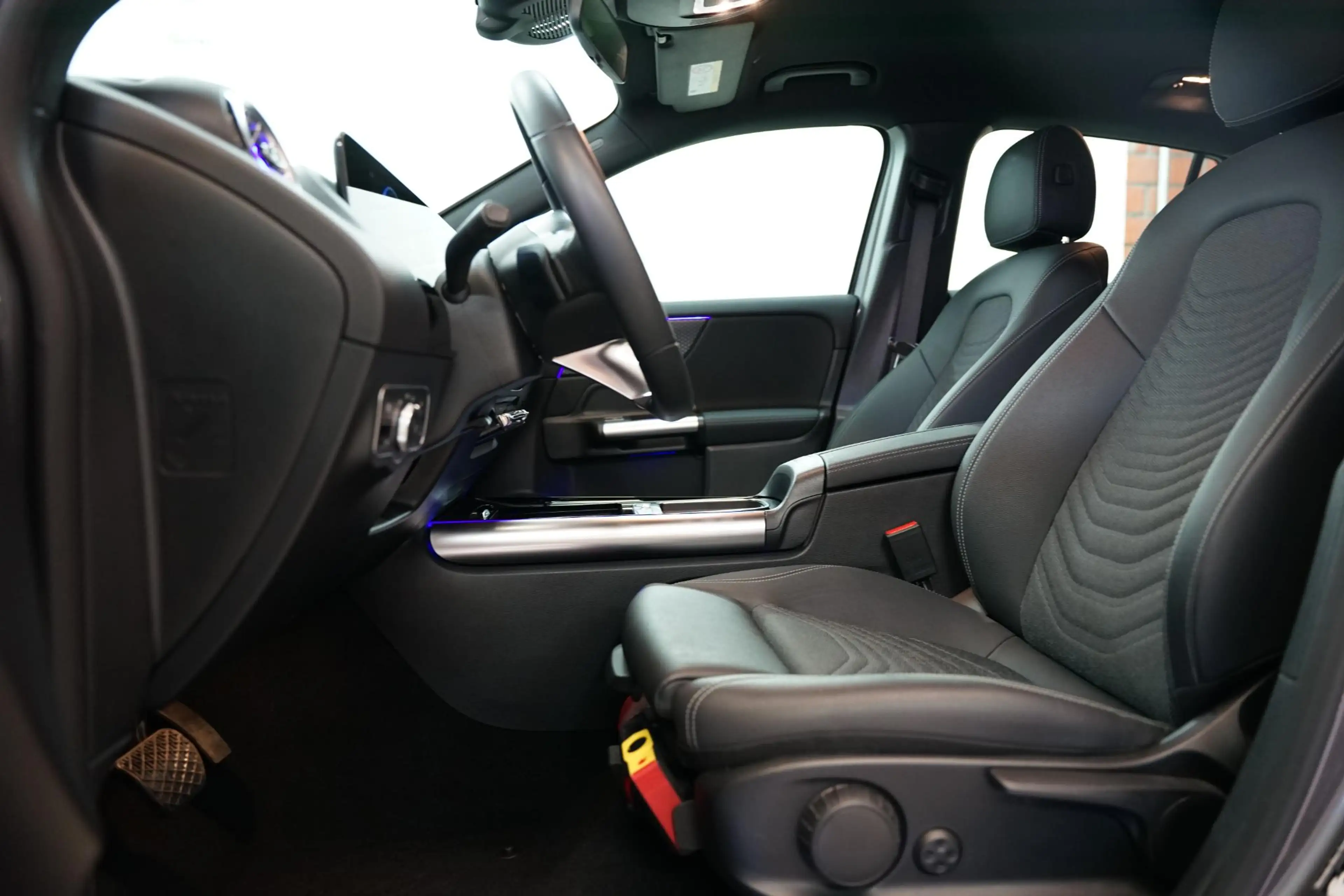 Mercedes-Benz EQA 250 EQA 250+ Essential Line LIMITED — photo 11