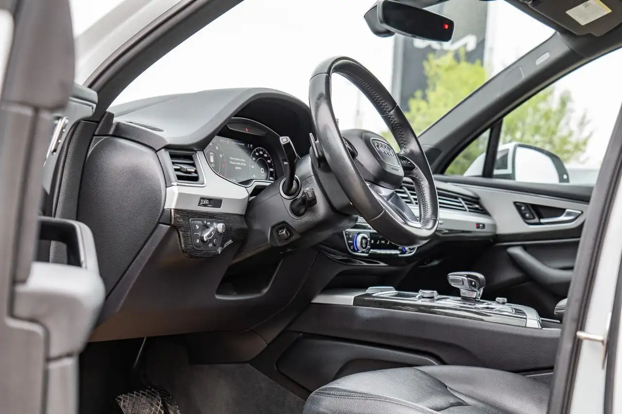 Audi Q7 снимка Audi Q7