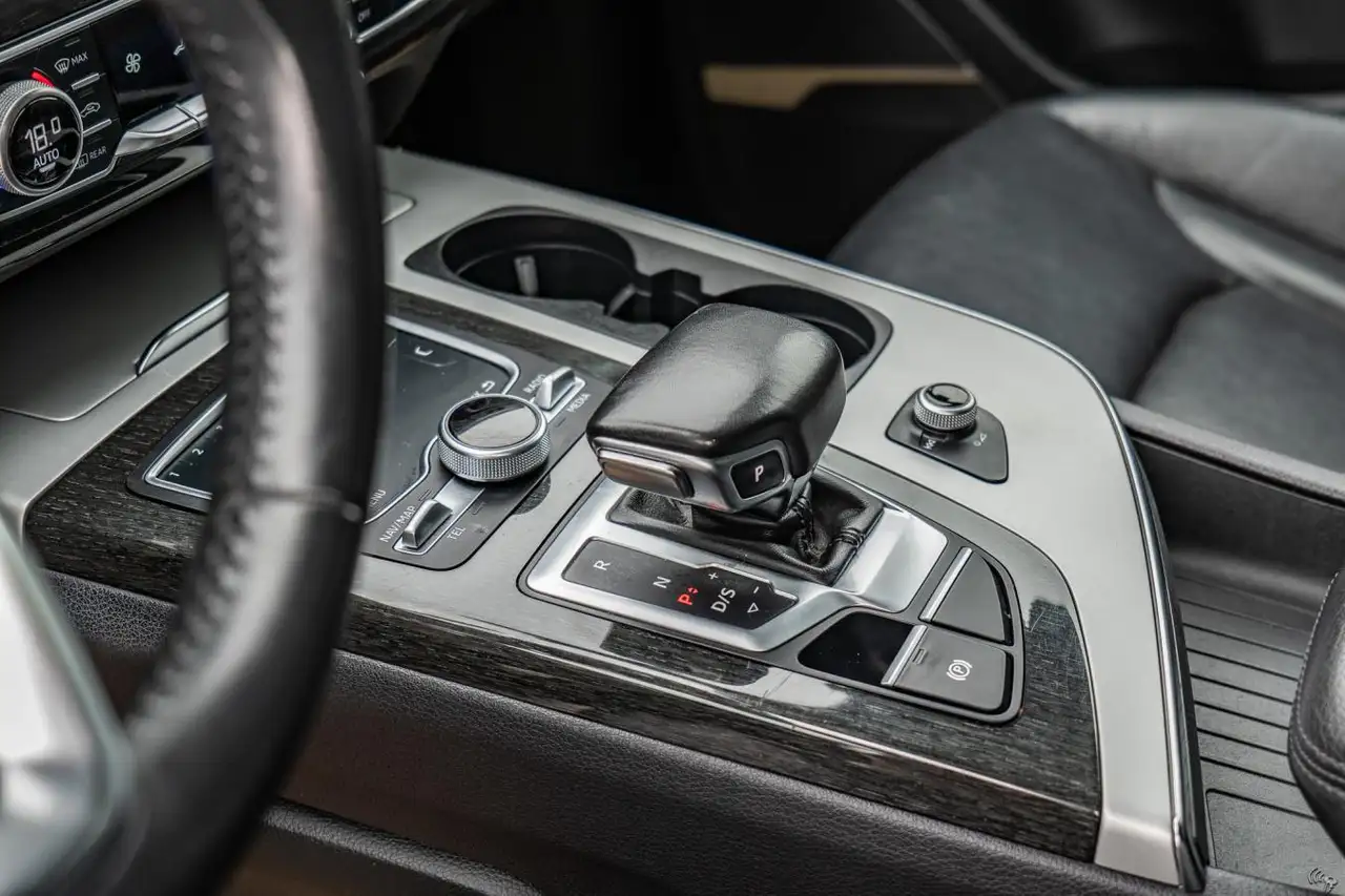 Audi Q7 снимка Audi Q7