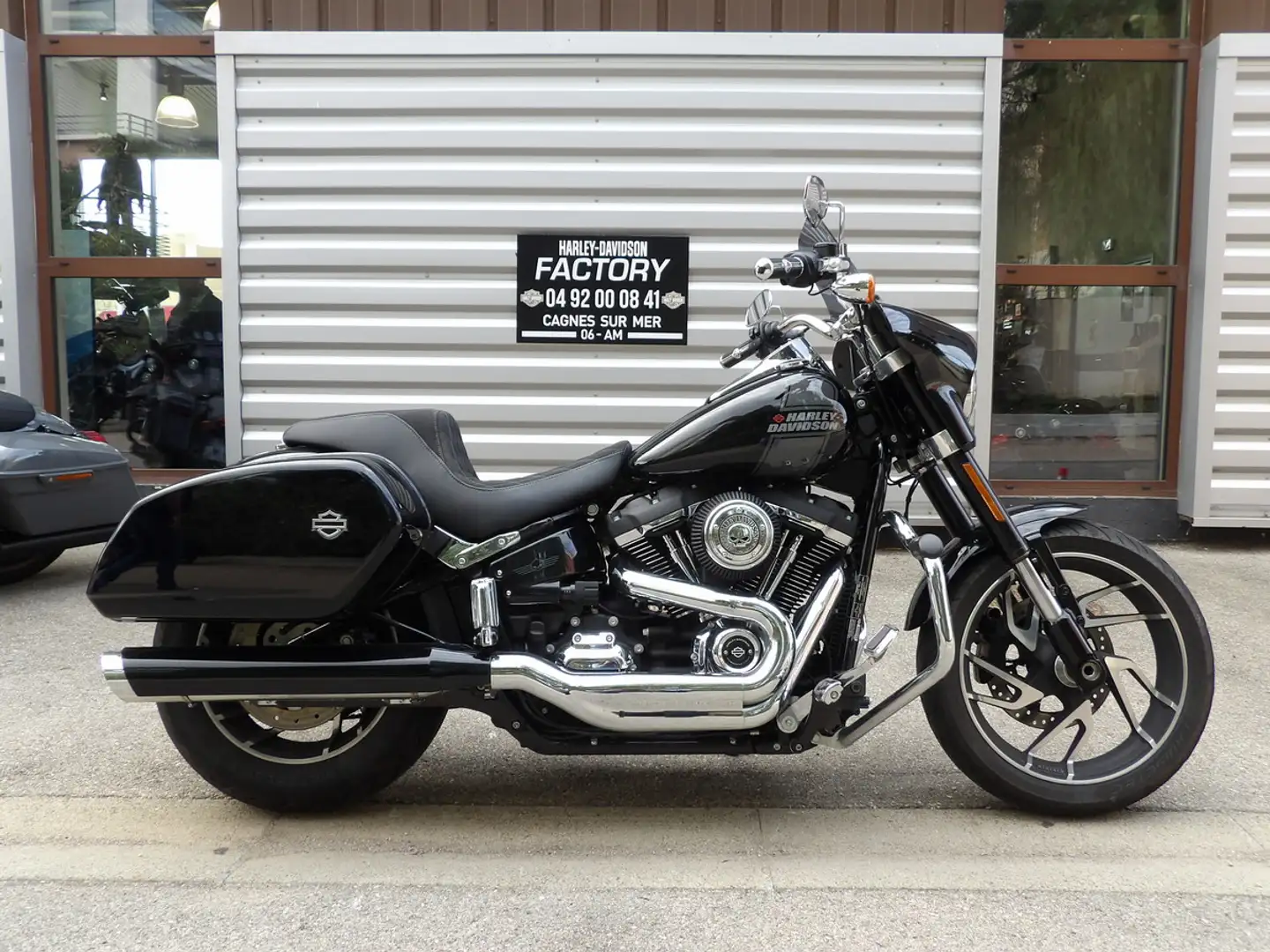 Harley-Davidson Sport Glide - 1