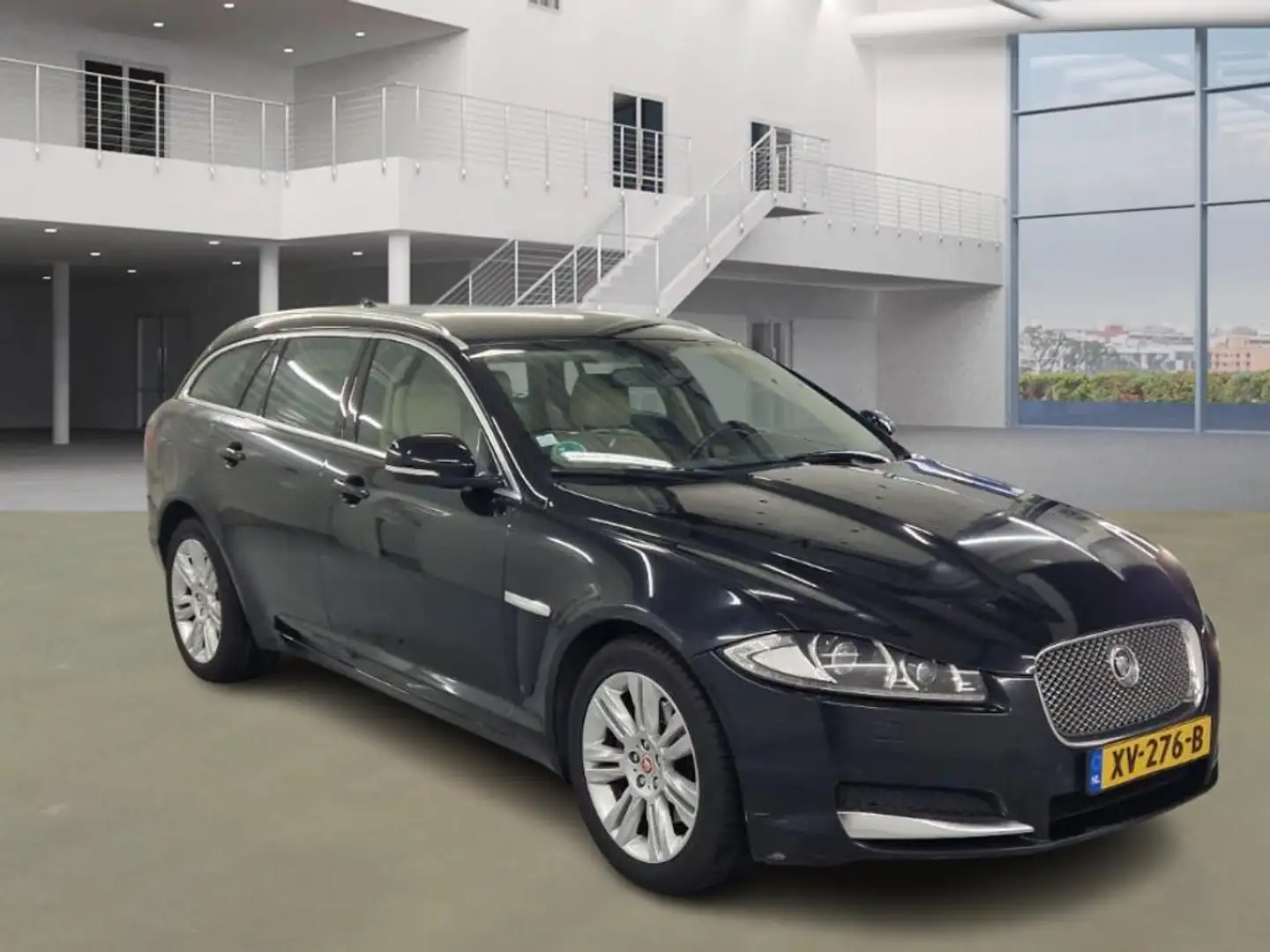 Jaguar XF Sportbrake 2.2D S Business Edition Schwarz - 2