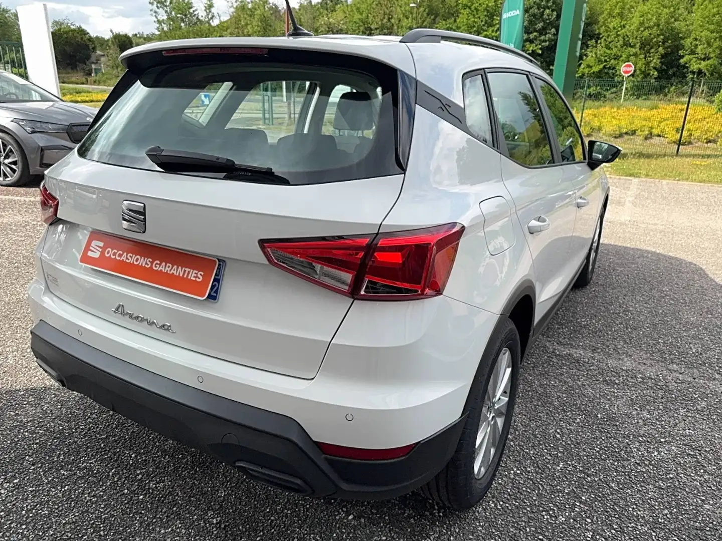 SEAT Arona Arona 1.0 TSI 95 ch Start/Stop BVM5 Blanc - 2