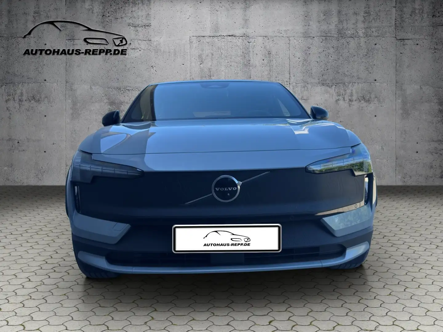 Volvo EX30 Cross Country Twin Motor Performance Ultra AWD Grau - 2
