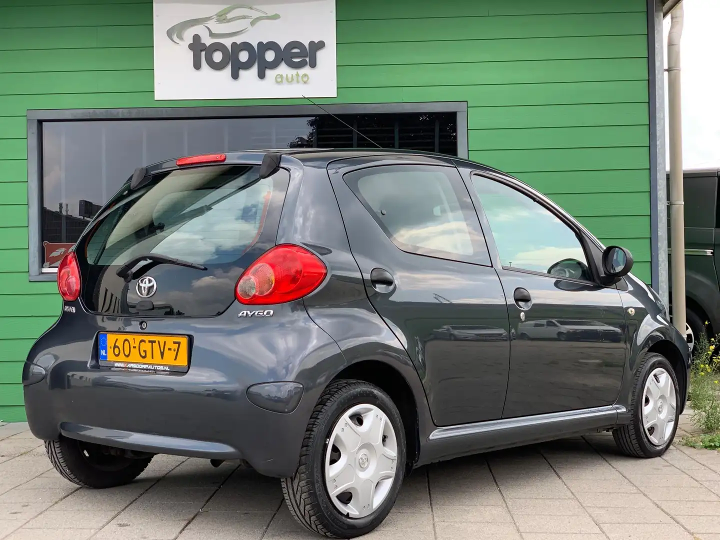 Toyota Aygo 1.0-12V | Met Nieuwe APK | 5 Deurs | siva - 2