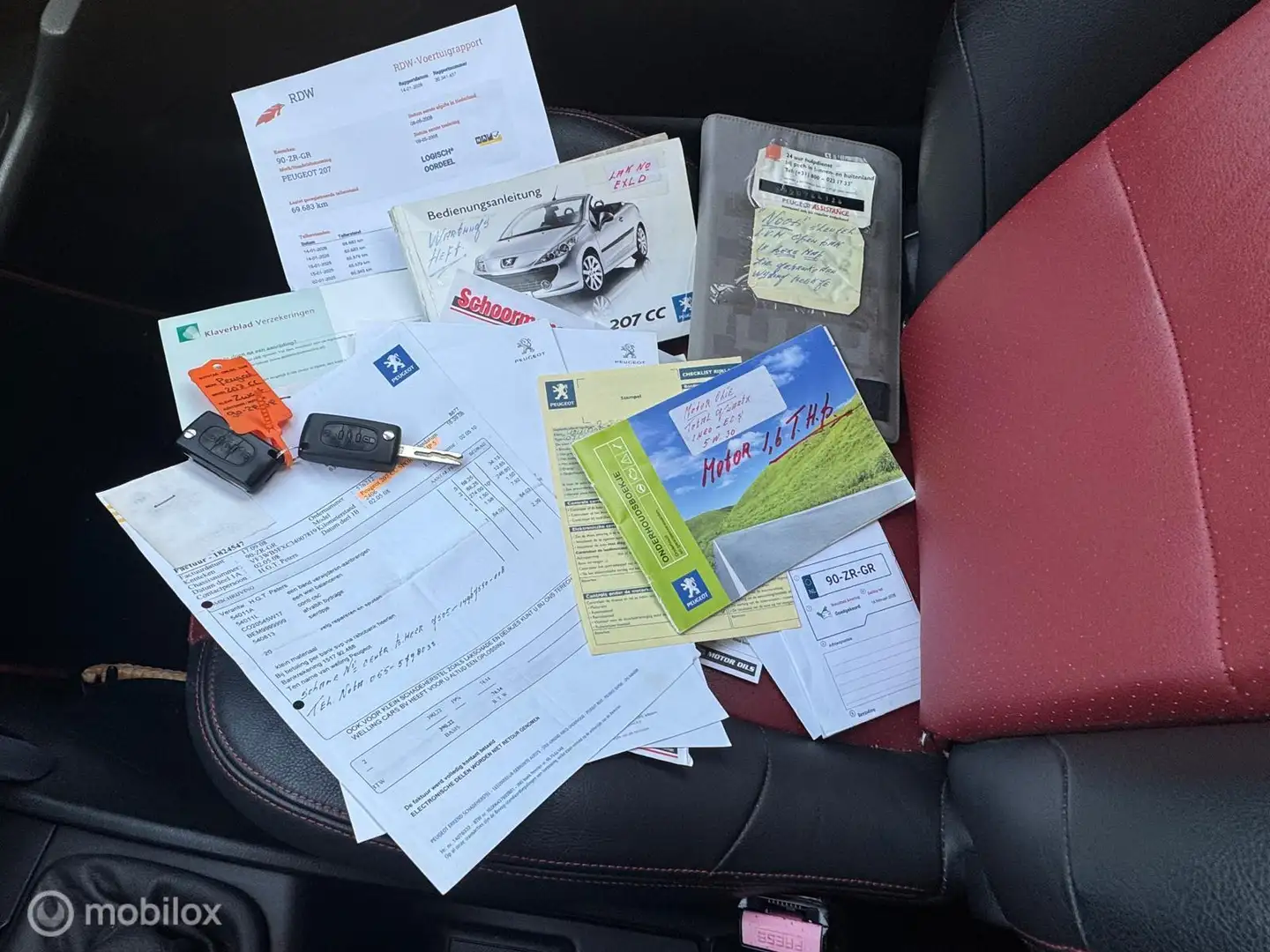 Peugeot 207 CC 1.6-16V T Sport Schwarz - 2