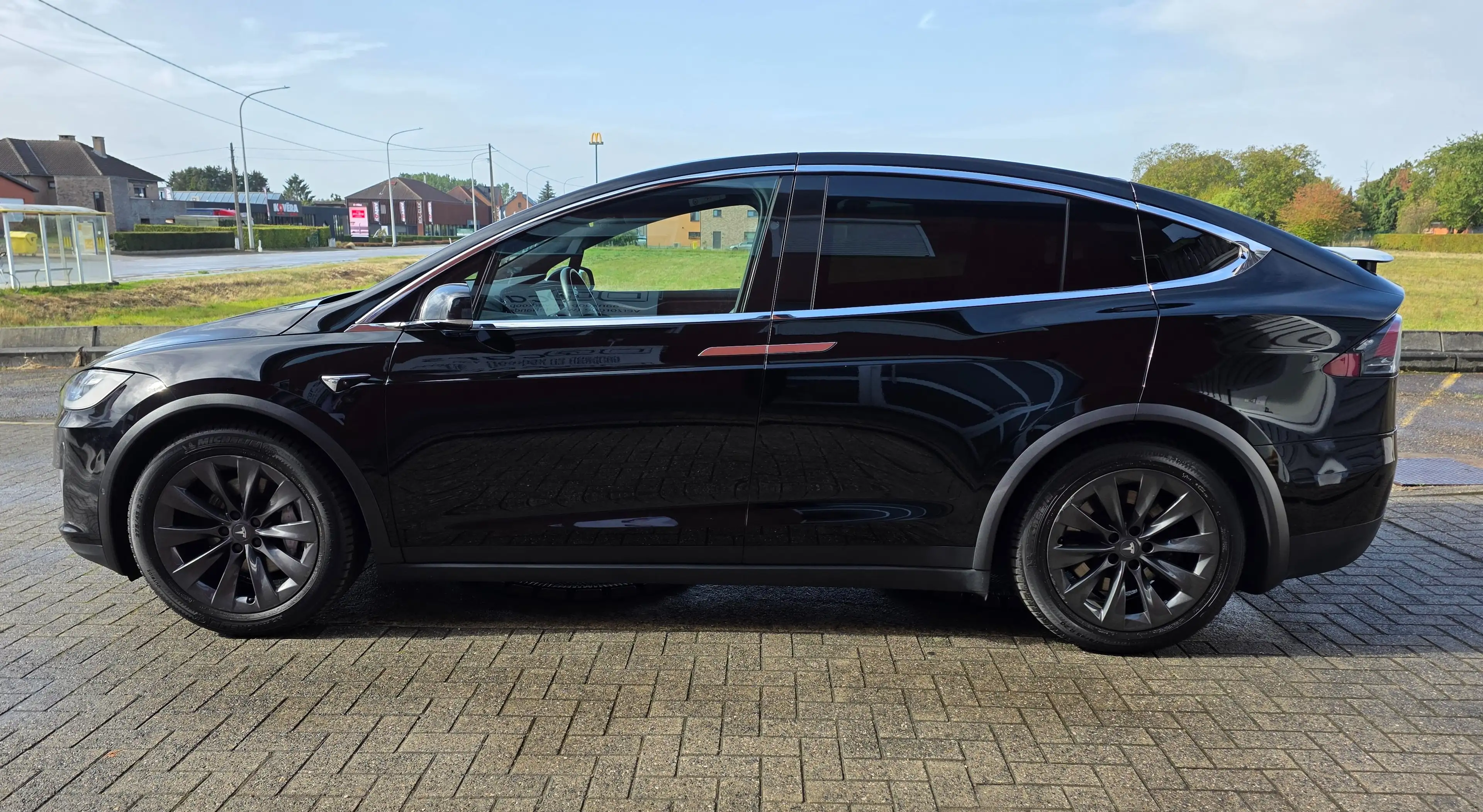 Tesla Model X Model X Dual Motor Long Range — photo 9