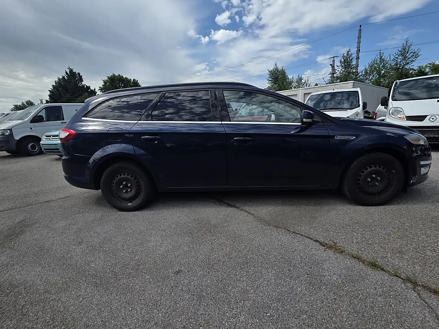 Ford Mondeo Traveller Business Plus 1,6 TDCi Blau - 2