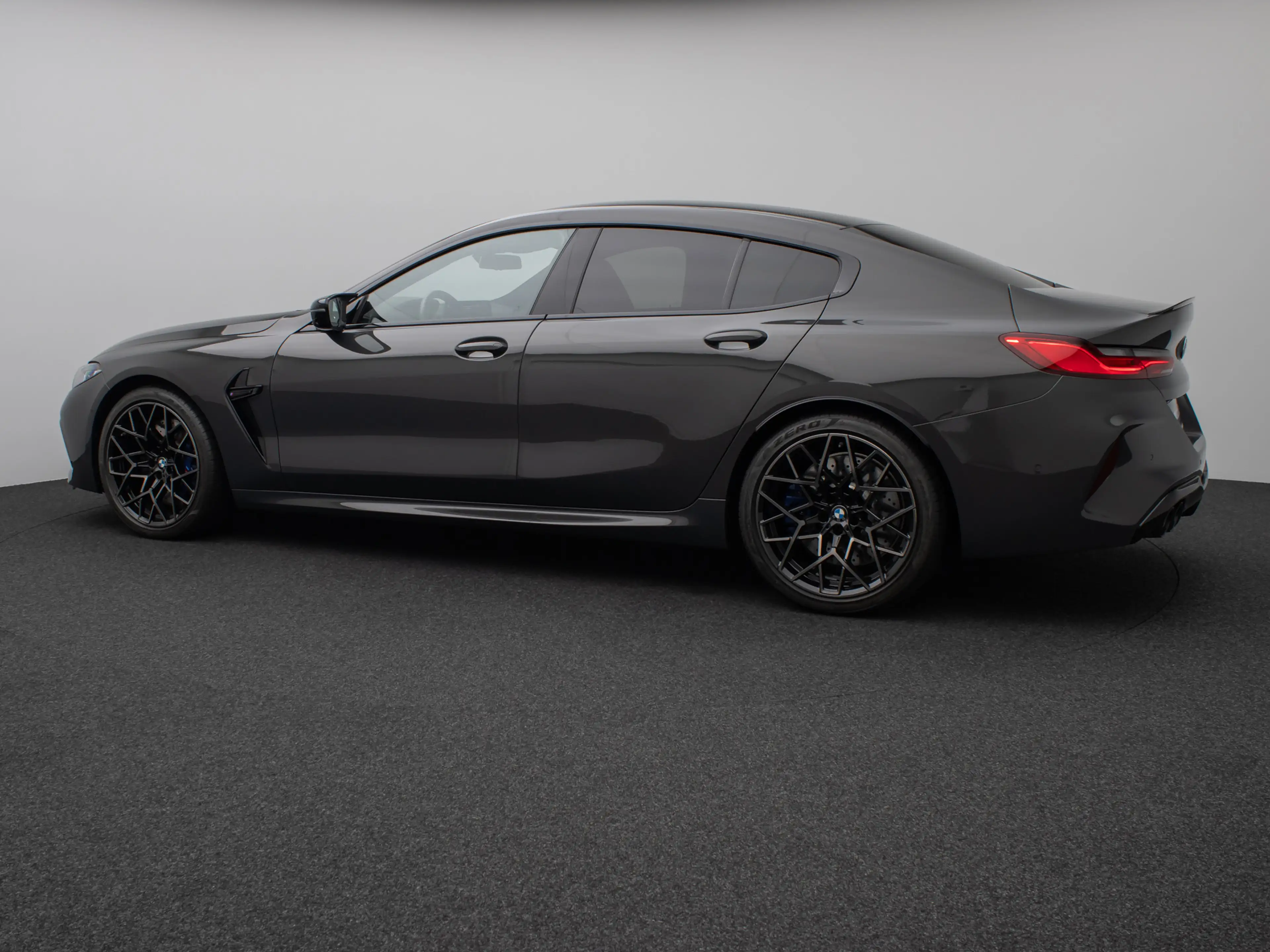 BMW M8 Competition xD Gran Coupé 360°Laser HUD B&W — photo 10