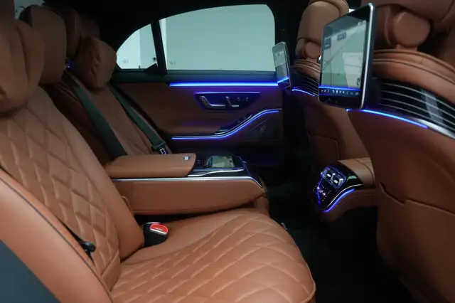 Mercedes-Benz E view 8