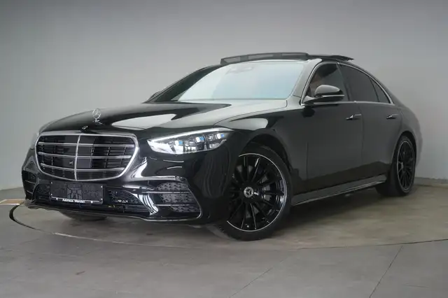 Mercedes-Benz E view 3