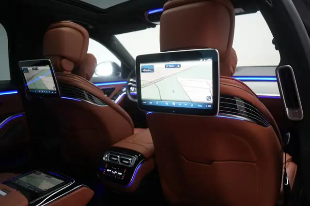 Mercedes-Benz E view 10