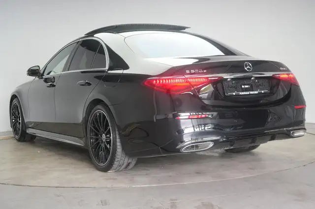 Mercedes-Benz E view 5
