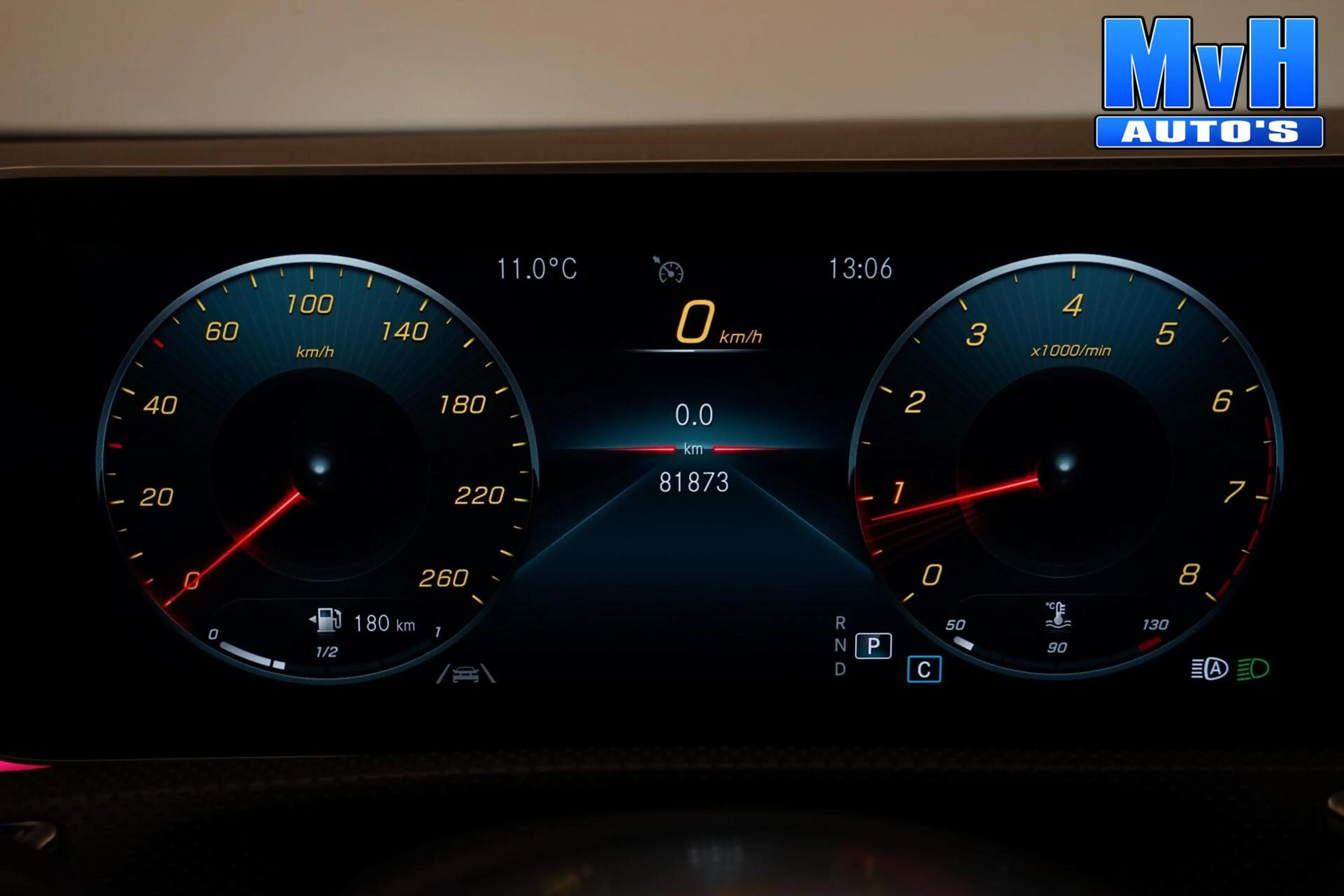 Mercedes-Benz CLA 200 Shooting Brake AMG|PANO|FULL-OPTIONS — photo 5