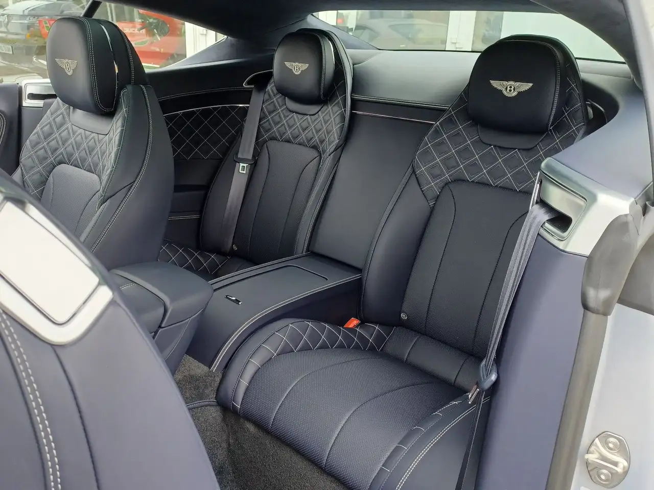 Bentley Continental GT 2023 — фото 14