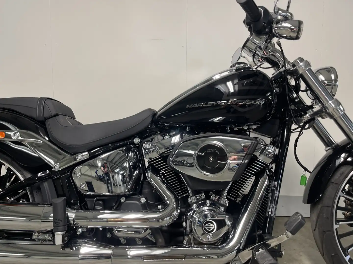 Harley-Davidson Softail FXBR BREAKOUT Černá - 2