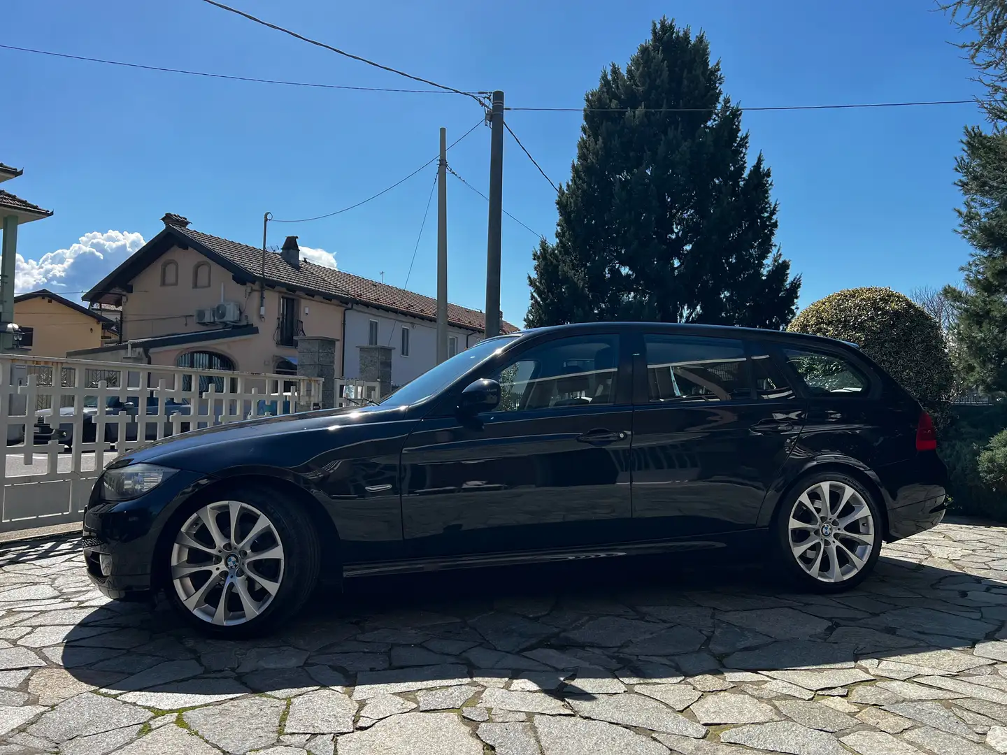BMW 318 Serie 3 E91 Touring 318i Touring Attiva FL Nero - 2